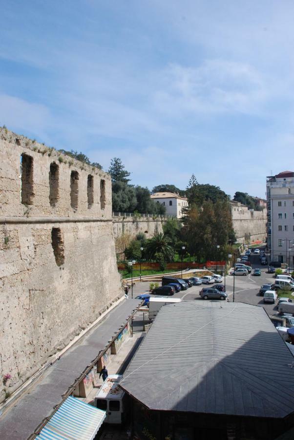 كروتوني La Fortezza المظهر الخارجي الصورة